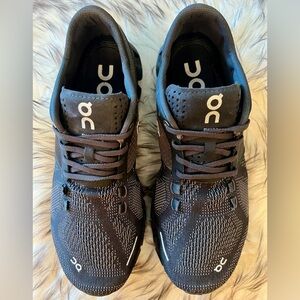 On Cloud Women Running Shoes Size 8 US